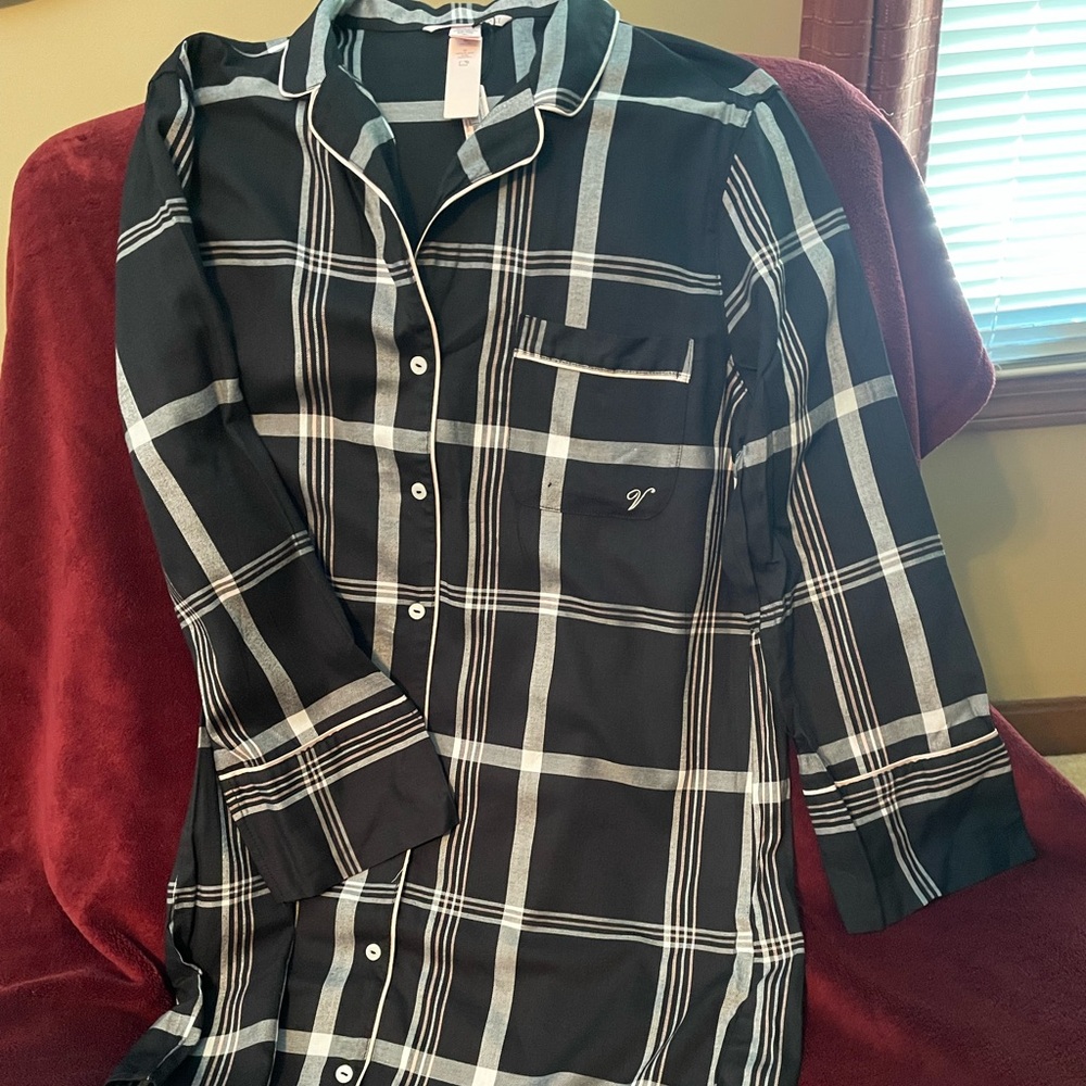 NWT Victoria’s Secret Sleepshirt